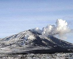 Активность вулкана Эйяфьятлайокудль идет на спад