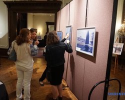 В Нью-Йорке прошла выставка картин Романа Сущенко