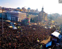 В Киеве на Майдане находятся около 20 тыс. человек
