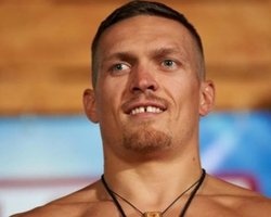 Усик розповів про бій з Верхувеном та нову кар'єру: піде з рингу, але не зараз, — BBC