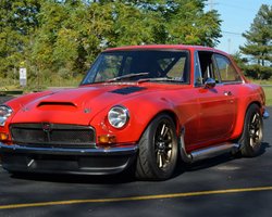 Класика на новий лад: знаменитий британський спорткар 60-х повернули на ринок (відео)