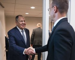 Передавав документи щодо вступу України в ЄС: у мережу злили нові розмови Сіярто і Лаврова, — ЗМІ