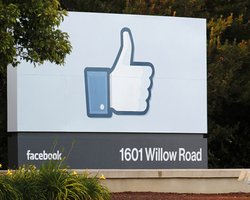 Вызов Google: Facebook запускает свою новую систему поиска