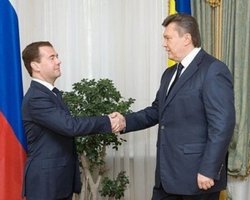 НАТО: Янукович оказался не таким пророссийским, как ждут в Москве