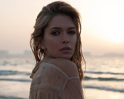 Вере Брежневой после поздравлений Зеленскому пожелали "гореть в аду"