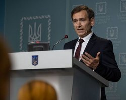 Мы абсолютно довольны: у Зеленского прокомментировали выводы Венецианской комиссии по КСУ