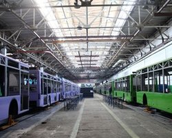 Львовский автомобильный завод временно приостановил свою работу, - СМИ