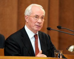 Азаров в очередной раз отчитал Табачника