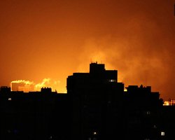 Жорстокі терористичні обстріли: Зеленський прокоментував ворожу атаку на Херсон