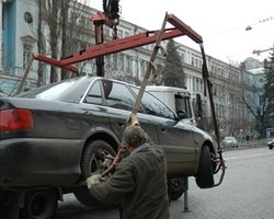 Автомобили, мешающие пешеходам и транспорту в дни матчей Евро-2012 в Киеве, будут эвакуированы