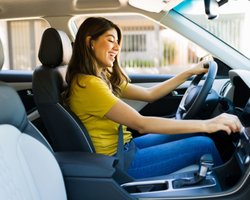 "Это был шок": девушка обнаружила трекер слежки, ее поразили мотивы "неизвестных" (видео)