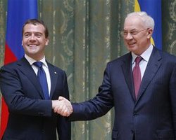 Медведев принял Азарова в Подмосковье