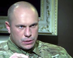 Кива с парнями в камуфляже пришел "контролировать" суд над сыном Авакова