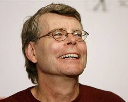 Стивен Кинг отказался издавать электронную книгу, чтобы поддержать книжные магазины 