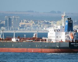 США и Британия обвинили Иран в атаке танкера дронами-камикадзе и гибели людей