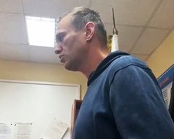 Суд арестовал Навального на 30 суток (фото)