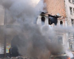 Жертвы, десятки раненых и горящие дома: что известно о ночном обстреле Украины 22 октября