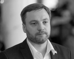 У Києві з'явилася вулиця на честь загиблого в авіакатастрофі очільника МВС Монастирського