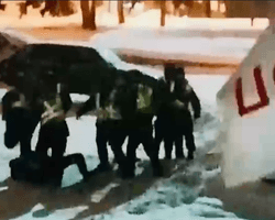 Протестующие ФОПы засняли драку якобы пьяных нацгвардейцев (видео)