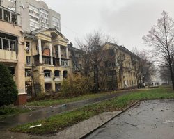 14 раненых и поврежденные дома: Зеленский опубликовал кадры удара ВС РФ по Днепру (видео)