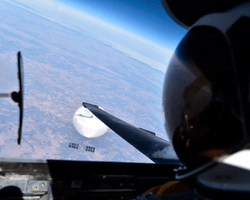 Новый виток напряжения: Китай запускает над Тайванем воздушные шары (фото)