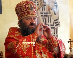 Наместник Лавры обиделся на журналистов за хамство