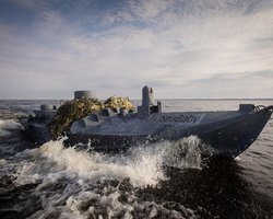 Відбиваються від атаки з моря: в Криму чути канонаду на західному березі (фото)