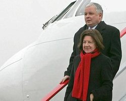 Самолет Качиньского спешили посадить из-за телемарафона