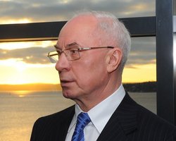 Азаров установил рекорд премьерства в Украине