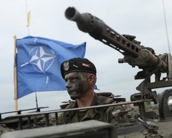 Массированный обстрел Украины: над Польшей пролетел неизвестный объект