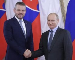 "Агент влияния РФ в Евросоюзе": президента Словакии внесли в базу "Миротворец"