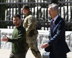 Многомиллиардный "пряник" вместо приглашения в НАТО: зачем Столтенберг приезжал в Киев