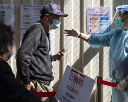 В Гонконге выявили случаи заражения "Омикроном" людей, которые не контактировали друг с другом