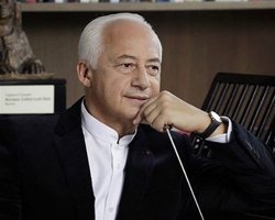 Не хотят лишаться звания "народный". Российские звезды не хотят возвращать Лукашенко свои ордена