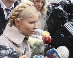 Тимошенко надеется, что МВФ не даст денег Януковичу