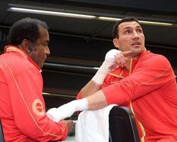 Француз отказался провести поединок с Кличко