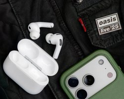 Идеи для подарков на Новый год: лучшие беспроводные наушники 2025 года (фото)