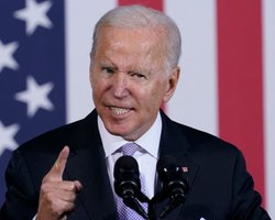 Касетні боєприпаси мають забезпечити успіх контрнаступу України, — Байден