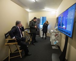 Порошенко сократил разрыв с Зеленским по состоянию на 5.00