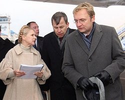 Эпидемия: Тимошенко нашла в Госкомрезерве противогазы для коней