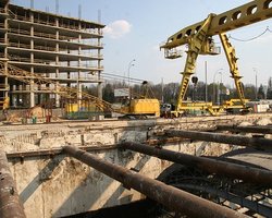 Через два года на Теремках появится метро, - Азаров