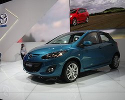 В Париже дебютировала обновленная Mazda2