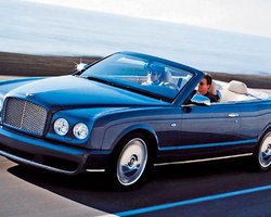 Завершилось производство кабриолета класса люкс Bentley Azur