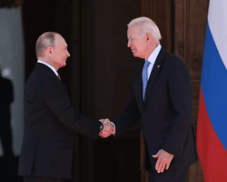 Байден відмовляється проводити саміт з Путіним через Україну (відео)