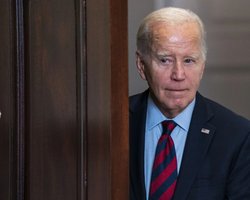 "Не відповідає інтересам": Байден може накласти вето на допомогу Ізраїлю без України (відео)