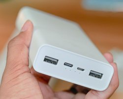 Одна деталь доводить, що ваш повербанк застарів: що треба перевірити