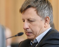 В борьбе за рейтинг. Владимир Макеенко считает объединение оппозиции пиаром