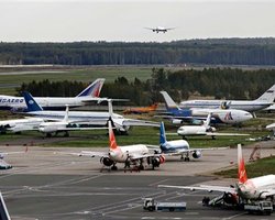 В Домодедово женщина устроила дебош на борту самолета, готовившегося к отлету в Анталию