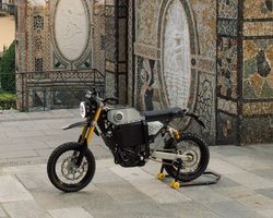 Недорогий і міцний: в Італії створили позашляховий електричний мотоцикл (фото)