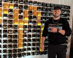 Виглядає дивно: чоловік спробував "секретну" страву McDonald's (фото)